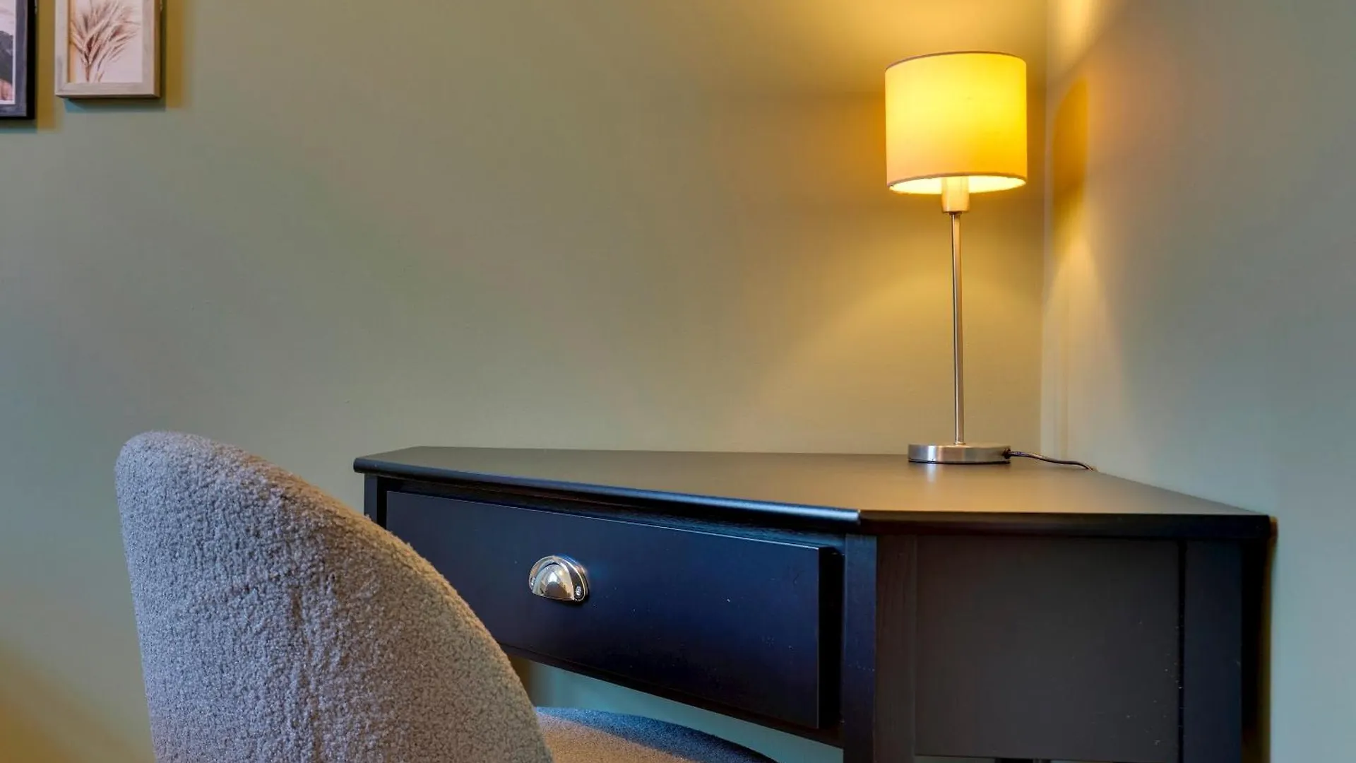 Апартаменты Stylish And Modern Flat With Free Parking Pass The Keys Кембридж Великобритания