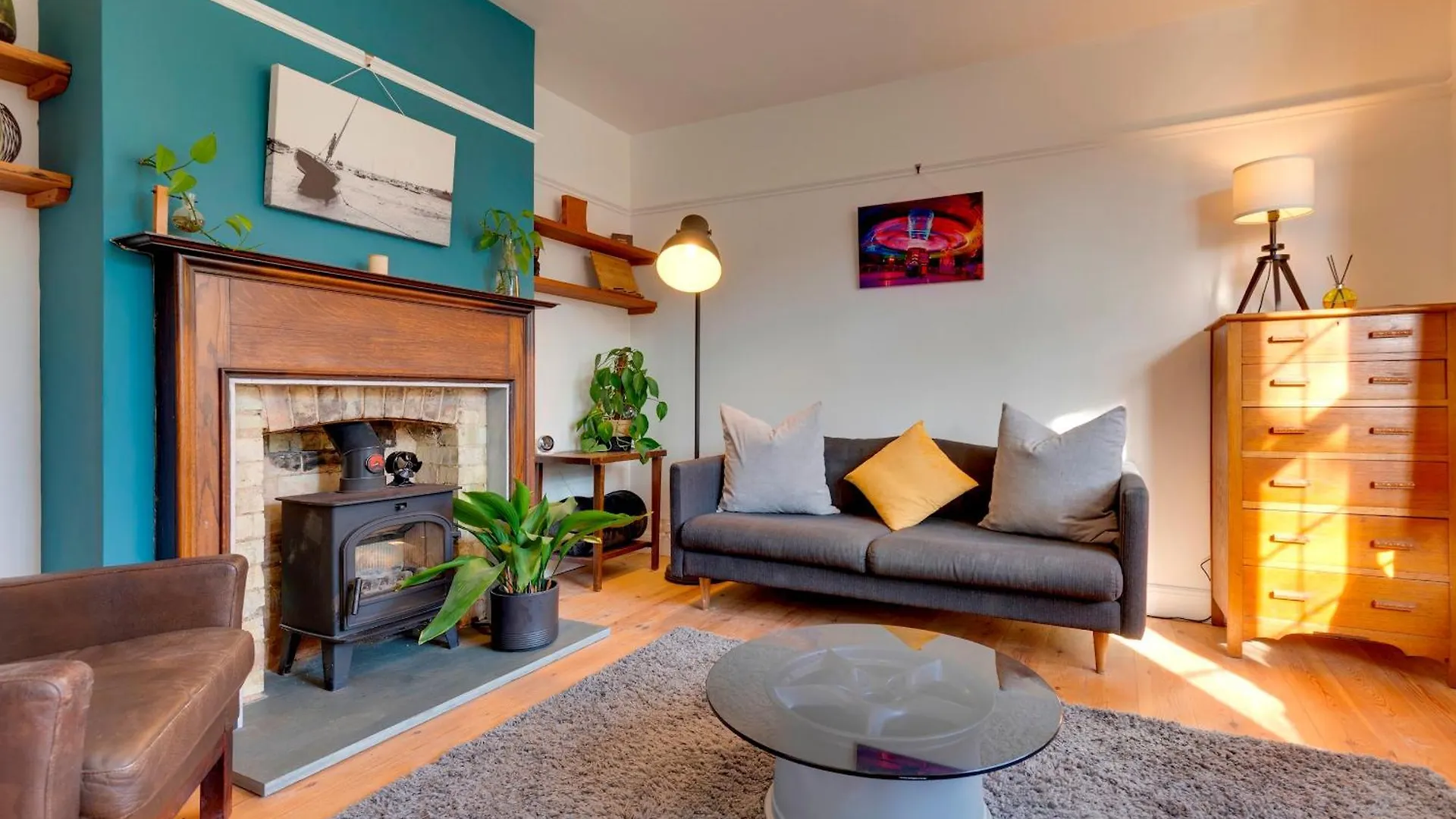 Апартаменты Stylish And Modern Flat With Free Parking Pass The Keys Кембридж